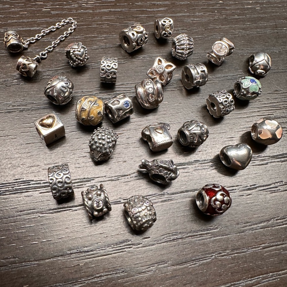 Pandora Hedgehog Charm - Picture 6 of 6